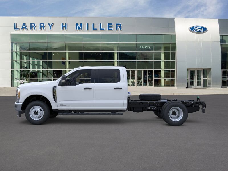 2025 Ford F-350 XL photo 3