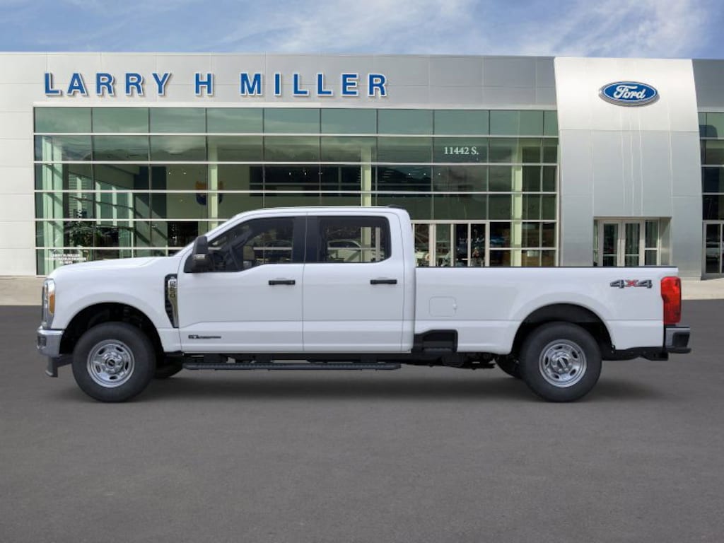 New 2026 Ford Super Duty F-250 SRW XL 4WD Crew Cab 8' Box V8 Engine