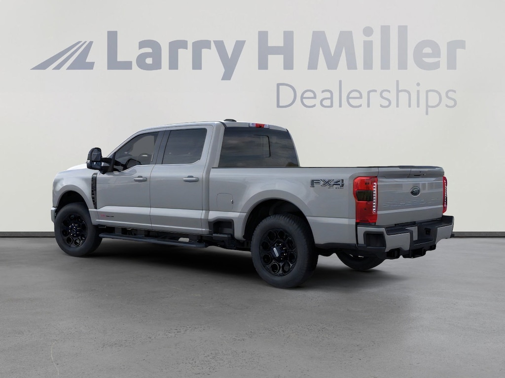 New 2025 Ford Super Duty F-350 SRW LARIAT 4WD Crew Cab 6-3/4' Box V8 Engine