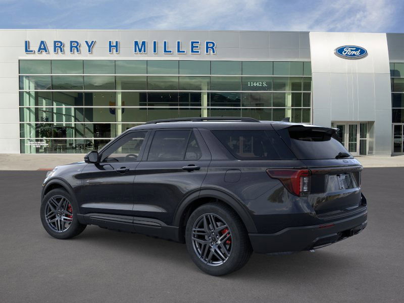 2025 Ford Explorer ST-Line photo 2