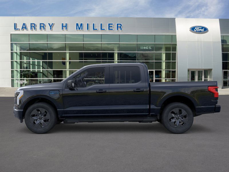 2025 Ford F-150 Lightning photo 4