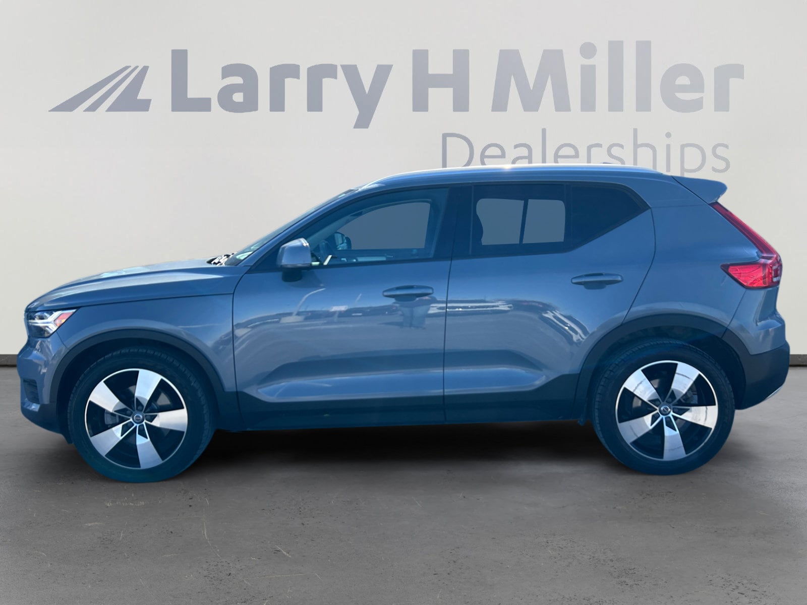 Used 2020 Volvo XC40 Momentum with VIN YV4AC2HKXL2301538 for sale in Draper, UT