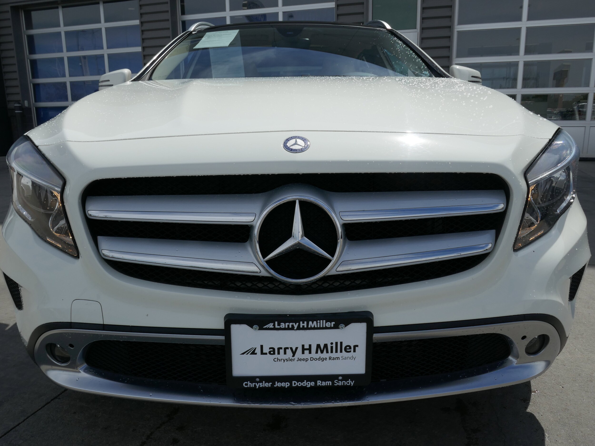 2017 Mercedes Benz GLA 250 photo 2