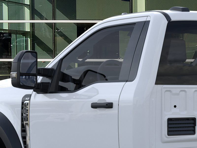 2025 Ford F-550 Super Duty Chassis Cab XLT - Photo 20