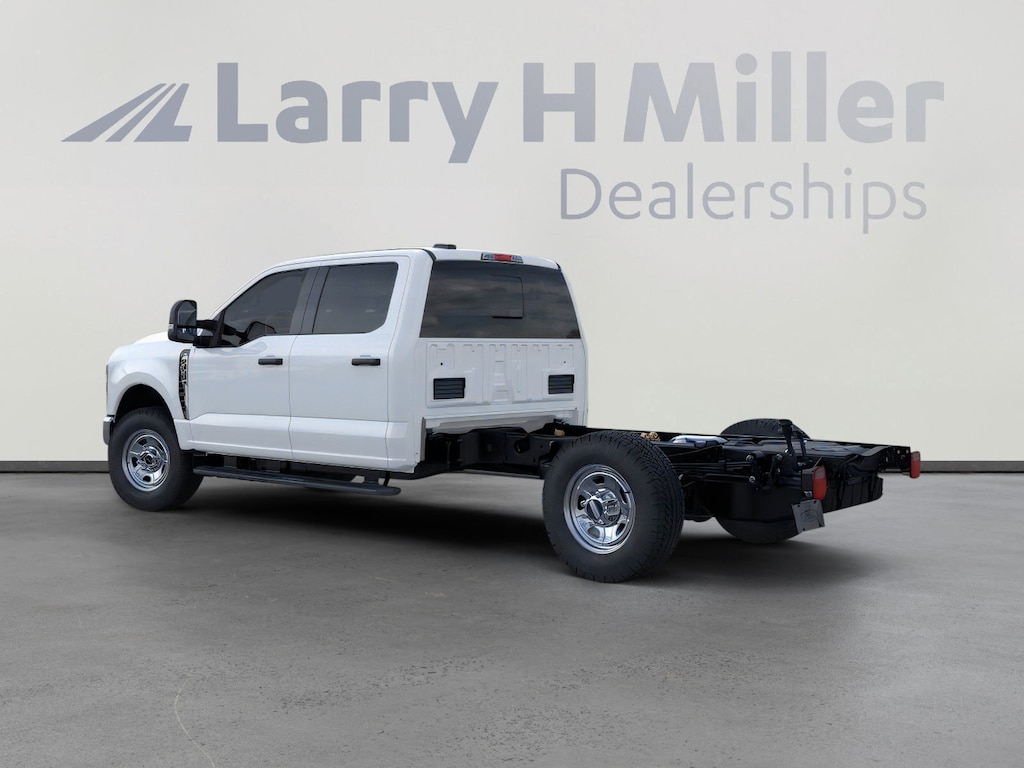 New 2026 Ford Super Duty F-350 SRW XL 4WD Crew Cab 179" WB 60" CA V8 Engine