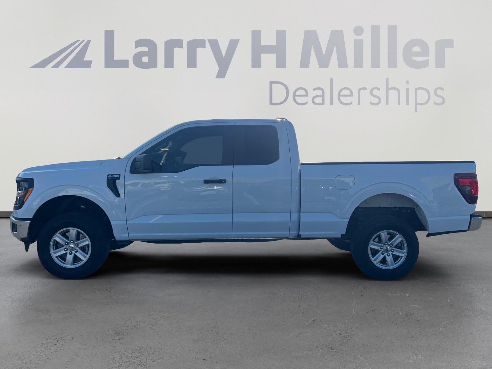 2024 Ford F-150 XL photo 2