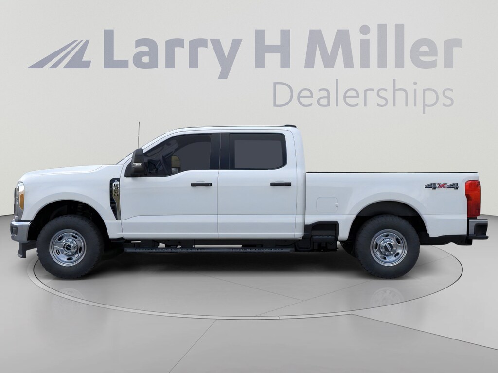 New 2026 Ford Super Duty F-350 SRW XL 4WD Crew Cab 8' Box V8 Engine