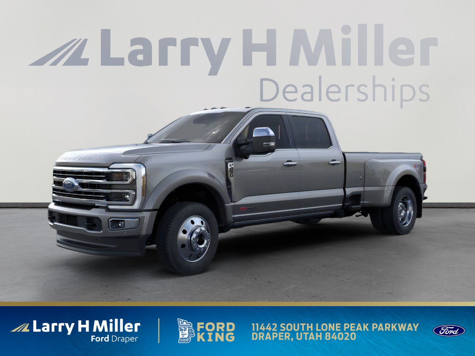 2026 Ford F-450 Super Duty Platinum's photo