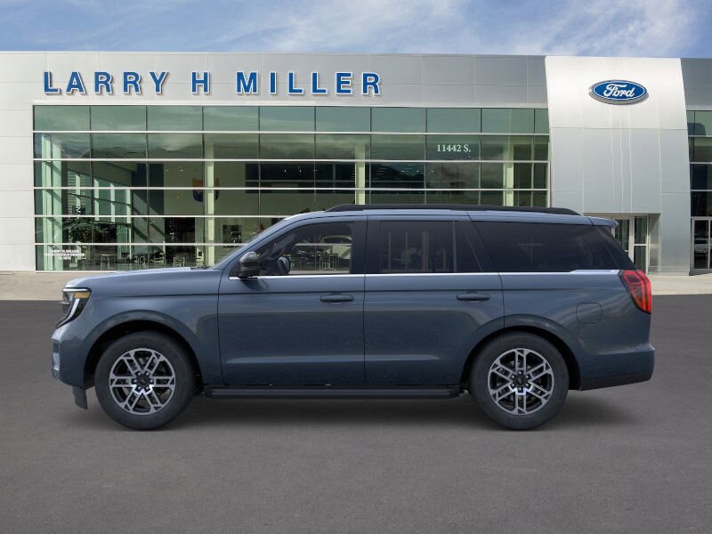 2025 Ford Expedition photo 3