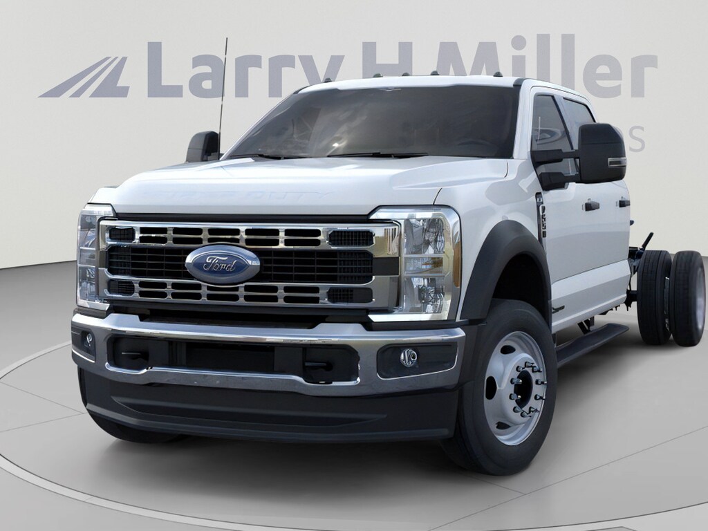 New 2026 Ford Super Duty F-550 DRW XL 4WD Crew Cab 203" WB 84" CA V8 Engine