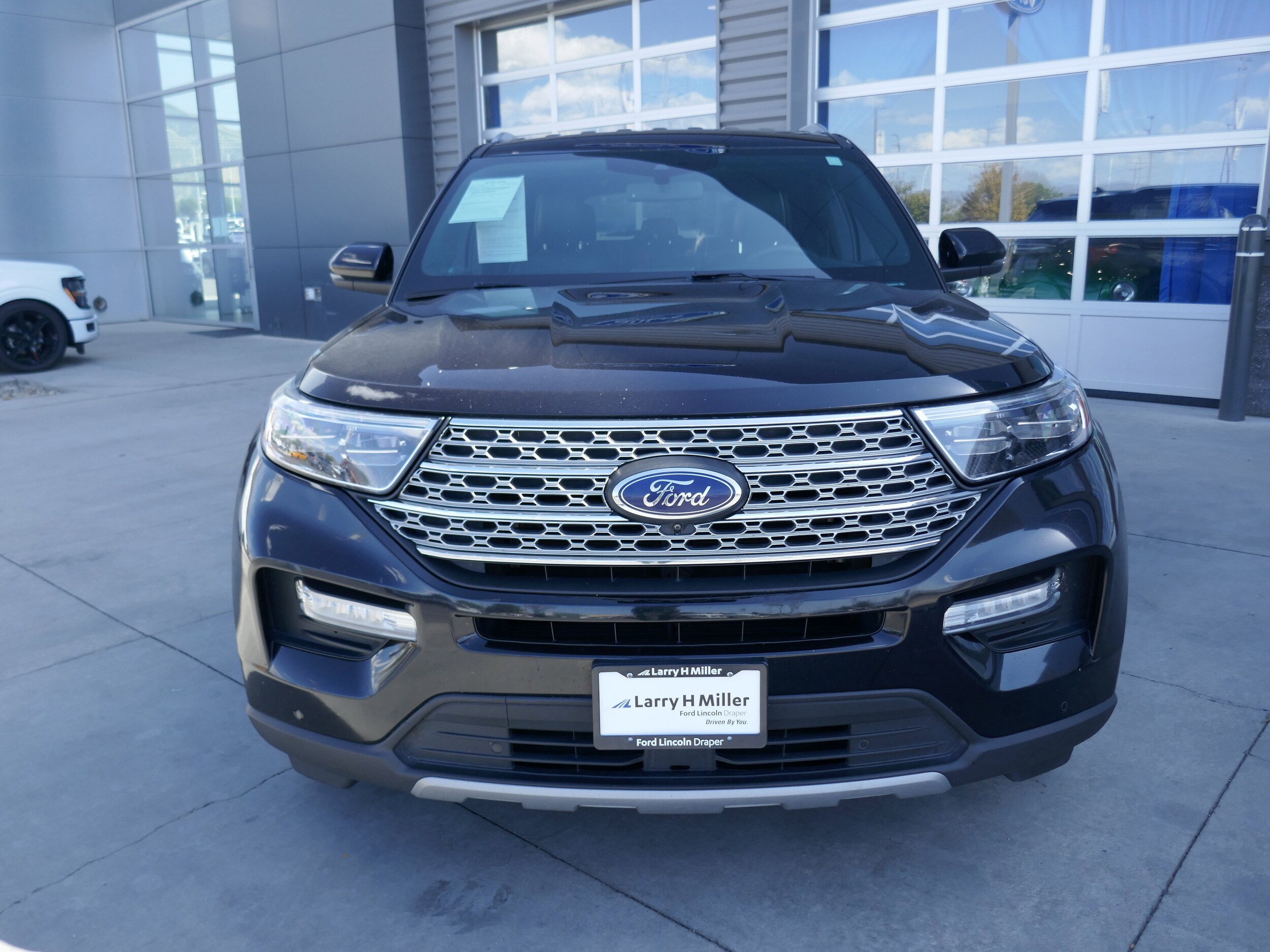 2020 Ford Explorer Limited photo 2