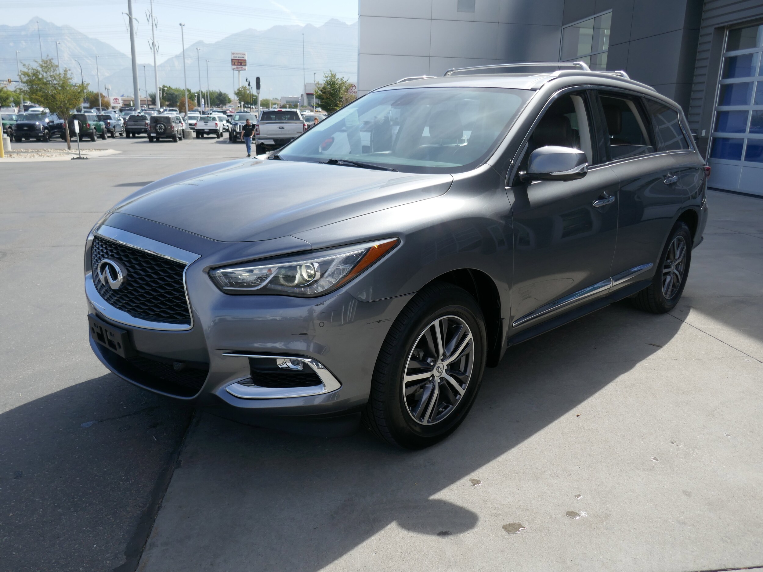 2018 Infiniti QX60 Base photo 4