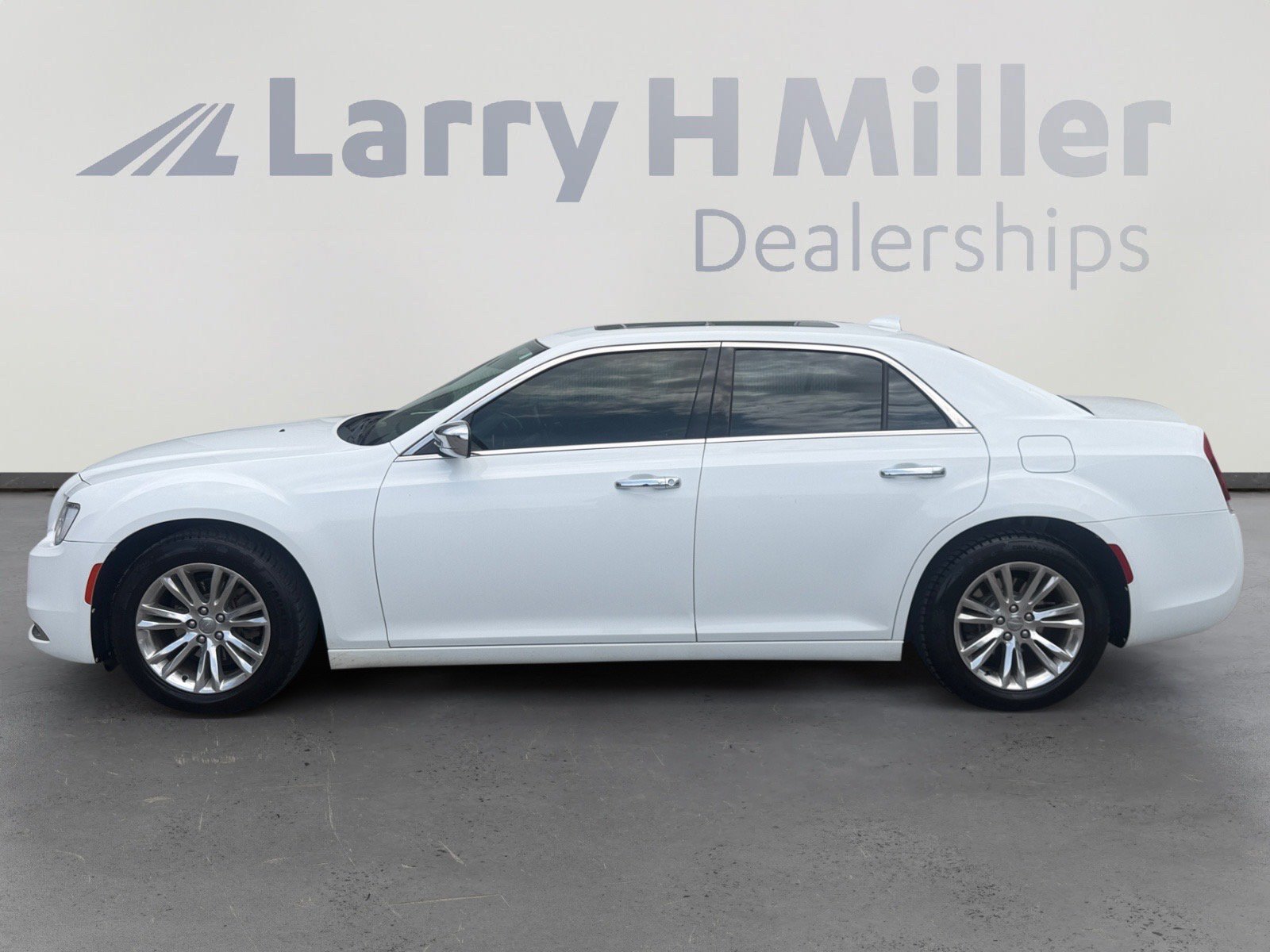 Used 2016 Chrysler 300 C with VIN 2C3CCAEG0GH294543 for sale in Draper, UT