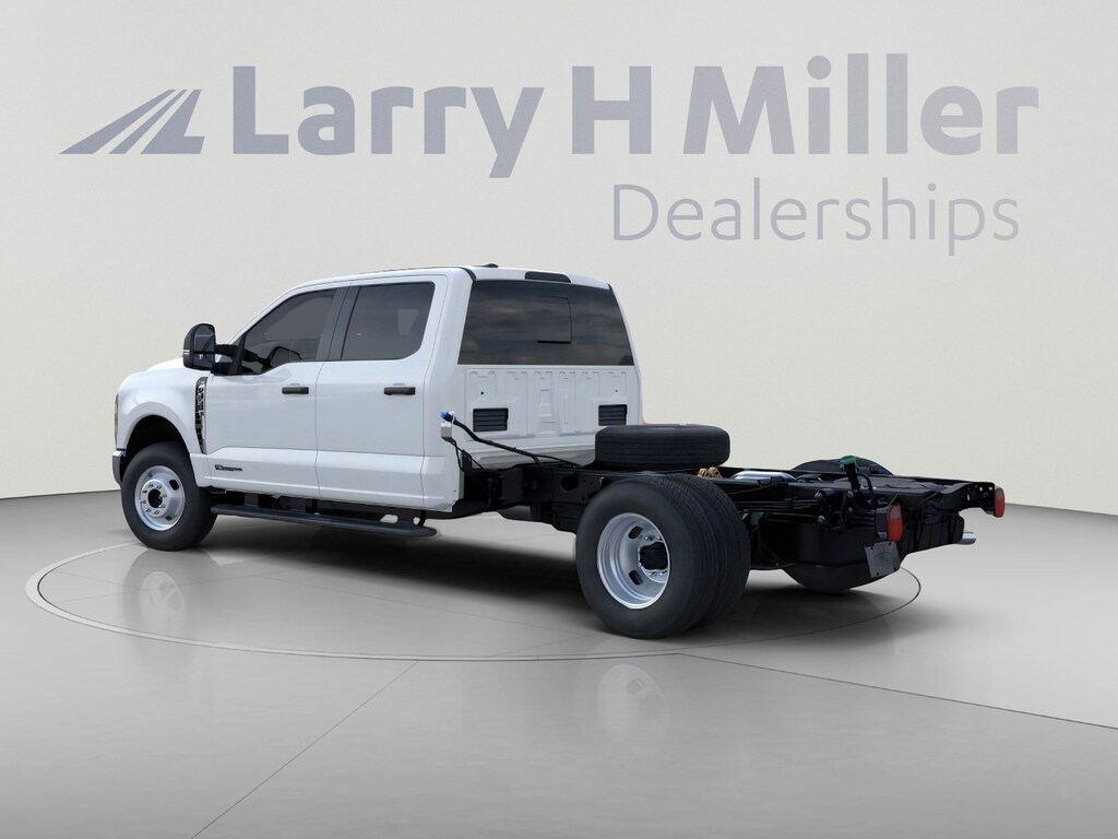 New 2026 Ford Super Duty F-350 DRW XL 4WD Crew Cab 179" WB 60" CA V8 Engine