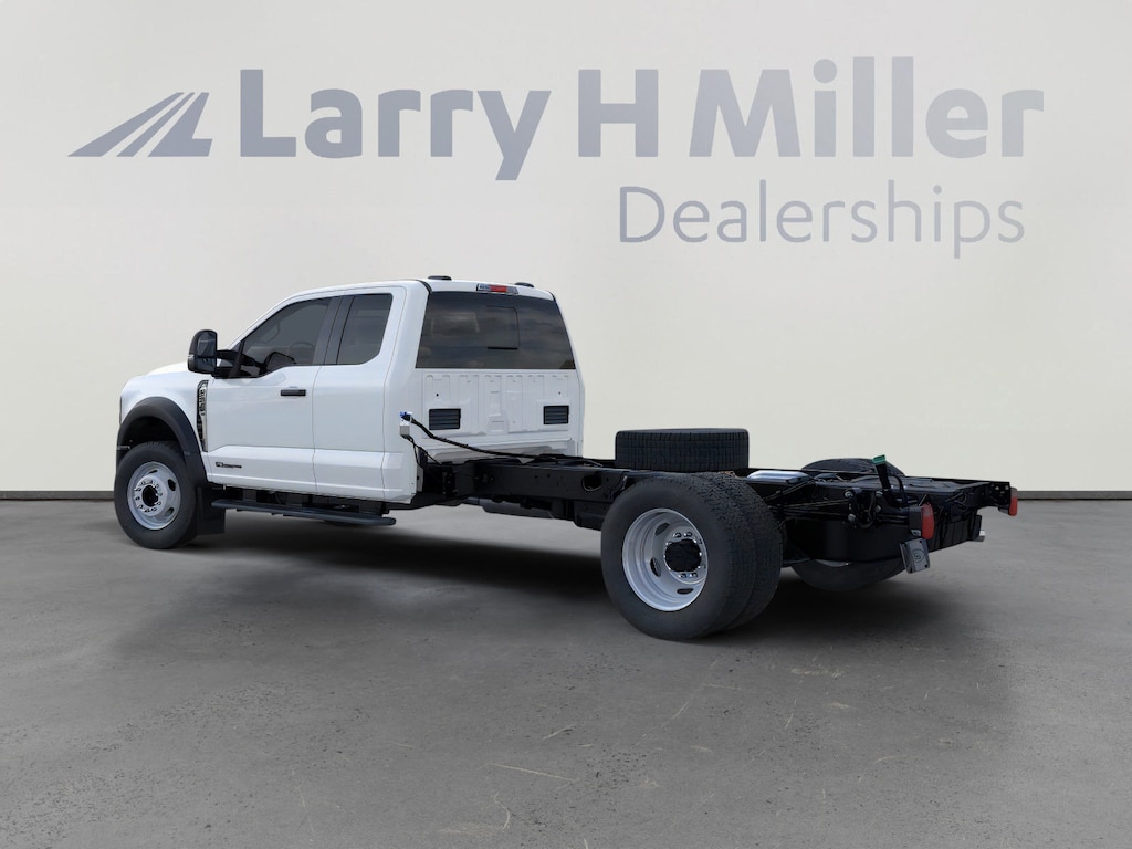 New 2026 Ford Super Duty F-550 DRW XL 4X4 SUPERCAB CHAS CAB/192 V8 Engine