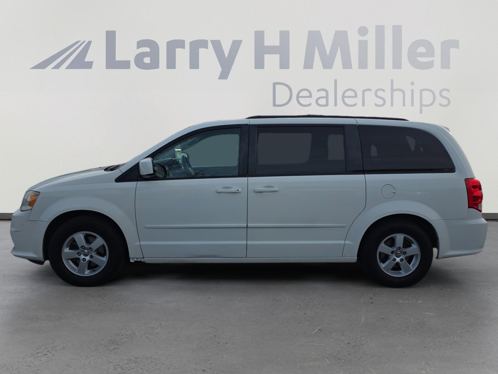 Used 2011 Dodge Grand Caravan Mainstreet with VIN 2D4RN3DG4BR637745 for sale in Draper, UT
