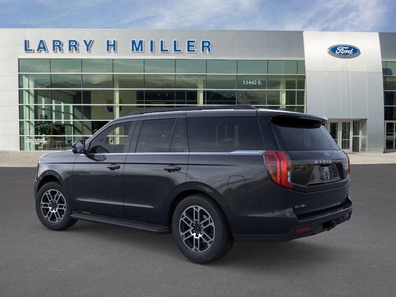 2025 Ford Expedition photo 4