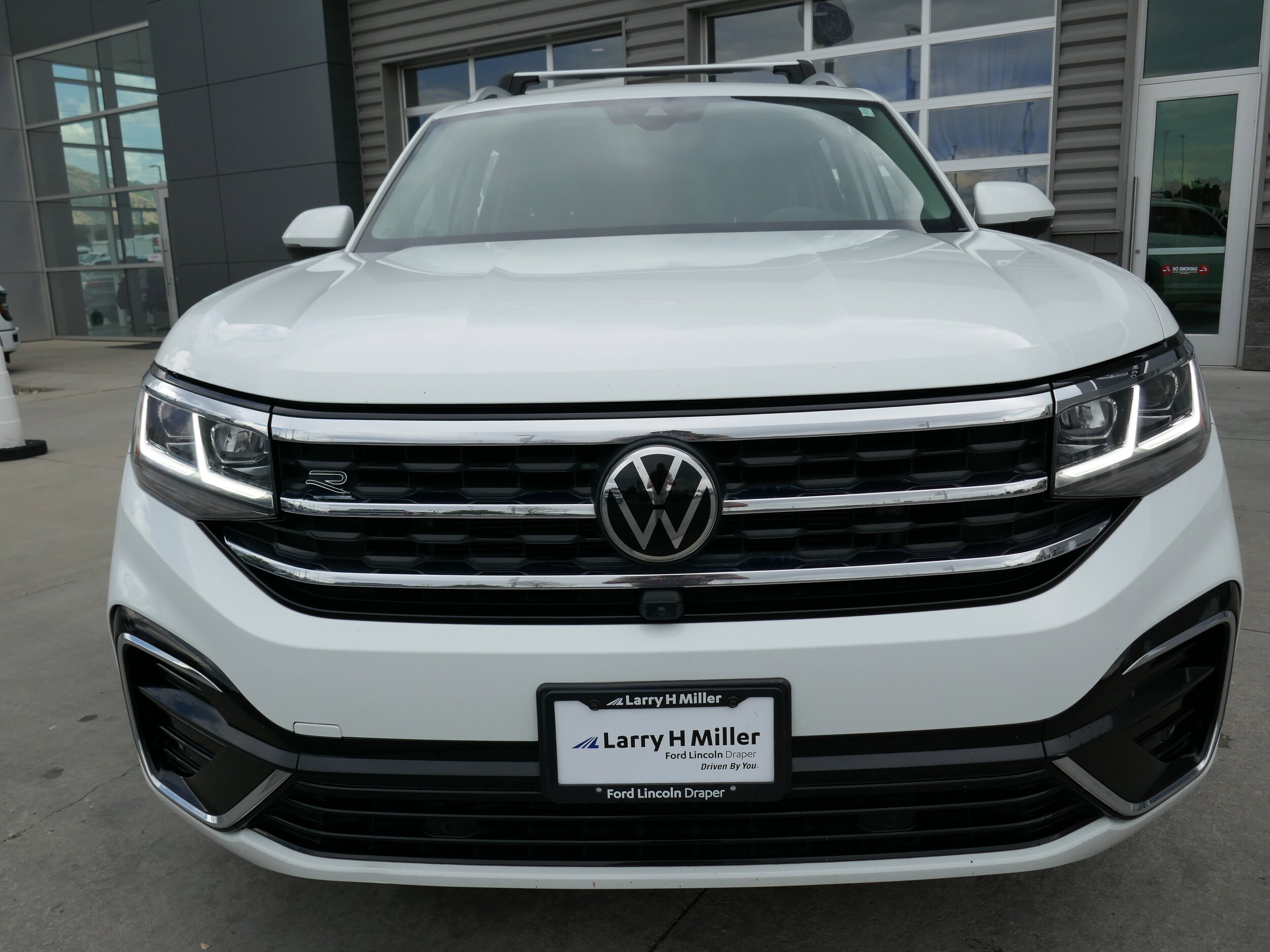 2021 Volkswagen Atlas V6 SEL Premium R-Line photo 2