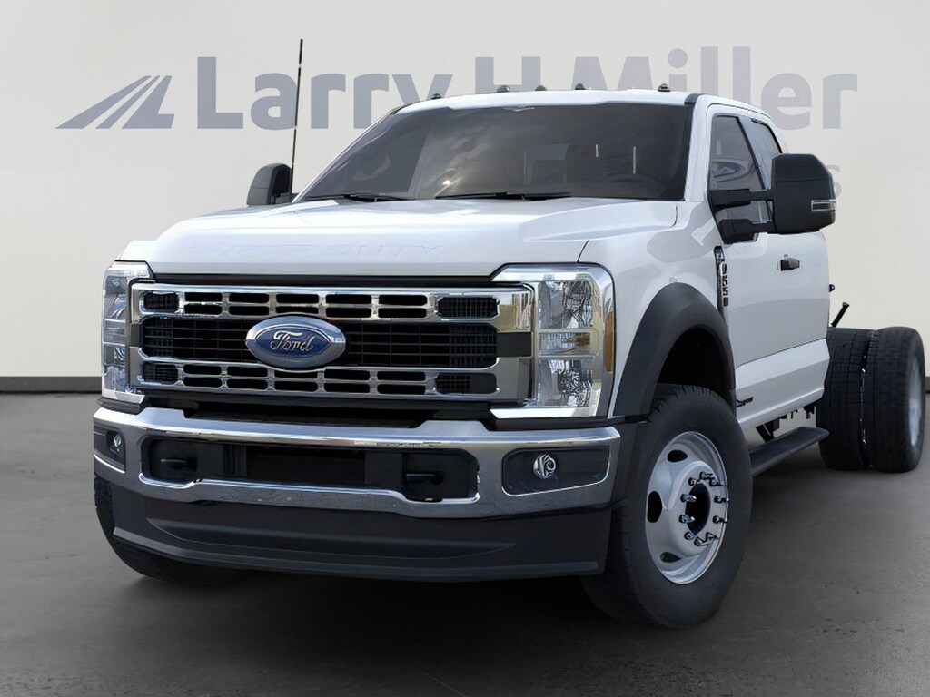 New 2026 Ford Super Duty F-550 DRW XL 4X2 CREW CHAS CAB DRW/203 V8 Engine