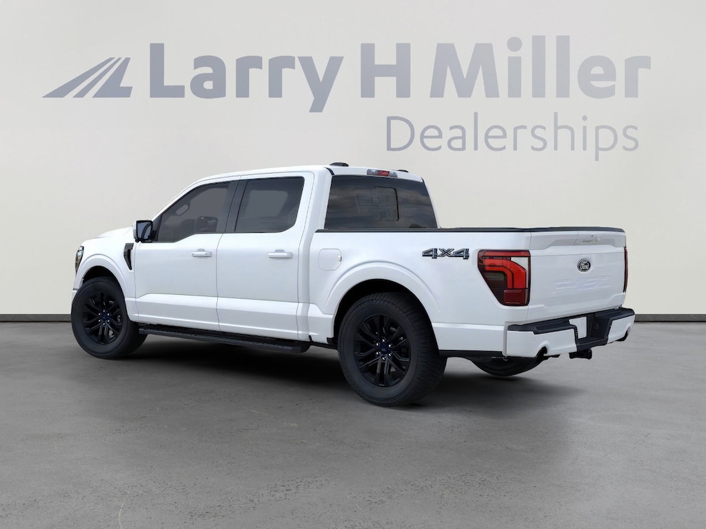 New 2025 Ford F-150 LARIAT 4WD SuperCrew 5-1/2' Box V6 Engine