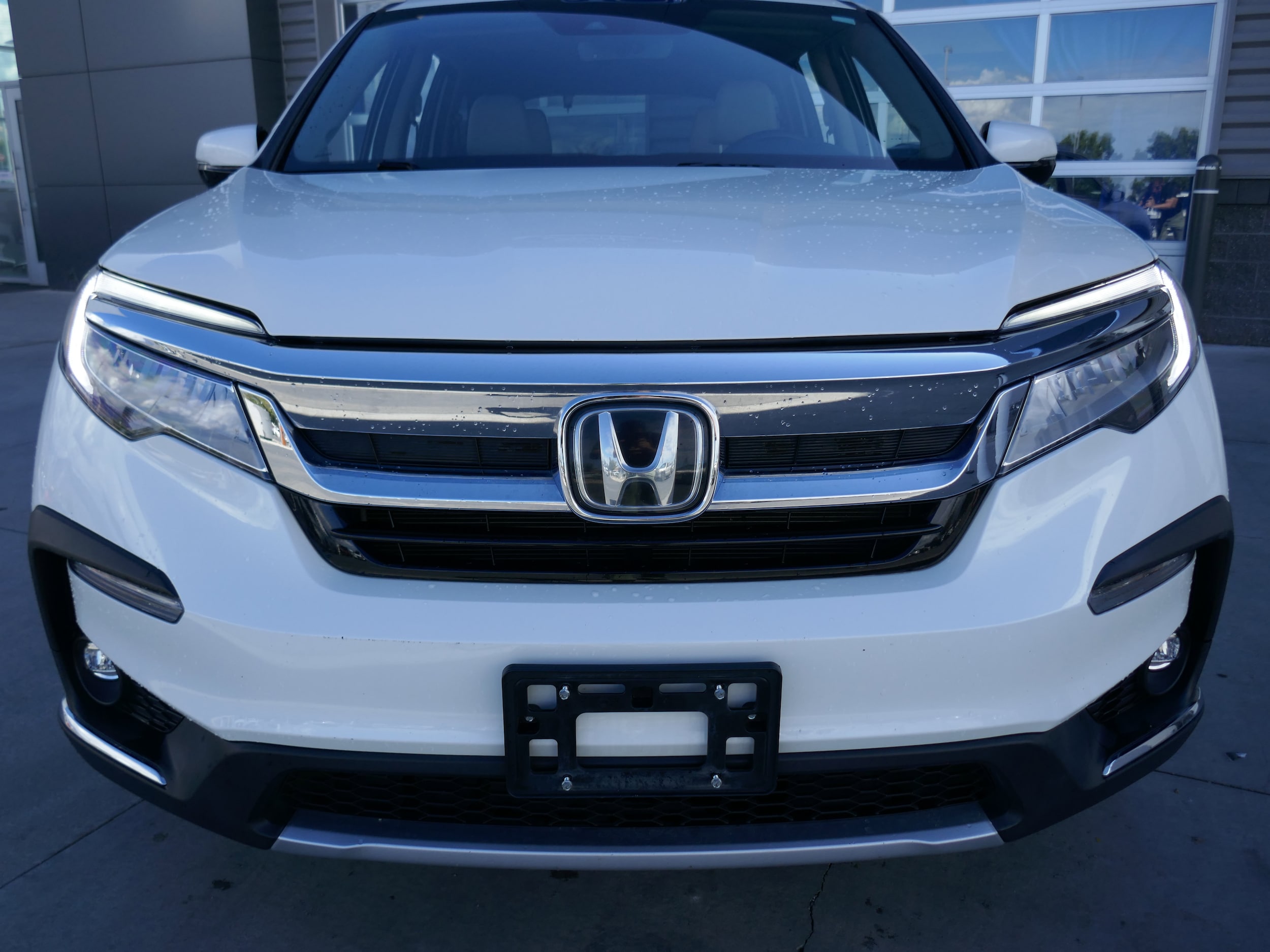 2019 Honda Pilot Touring photo 2