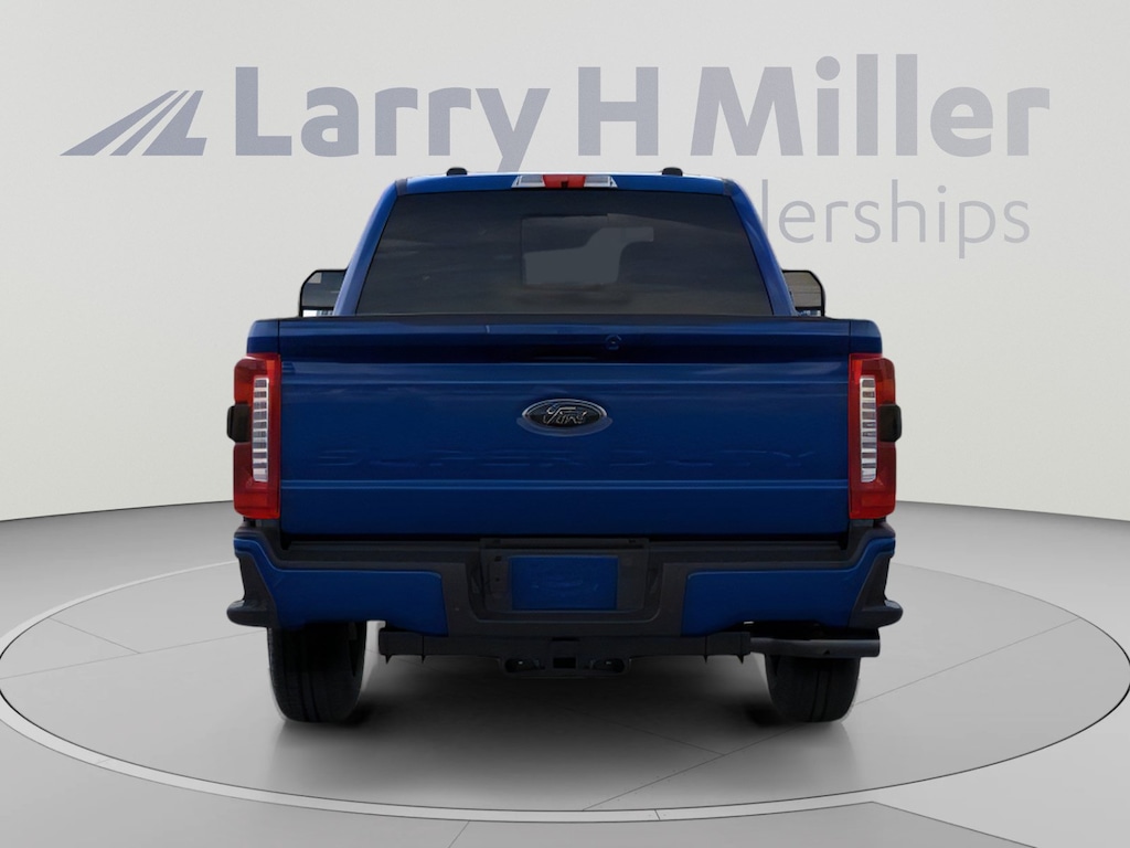 New 2026 Ford Super Duty F-350 SRW LARIAT 4WD Crew Cab 6-3/4' Box V8 Engine