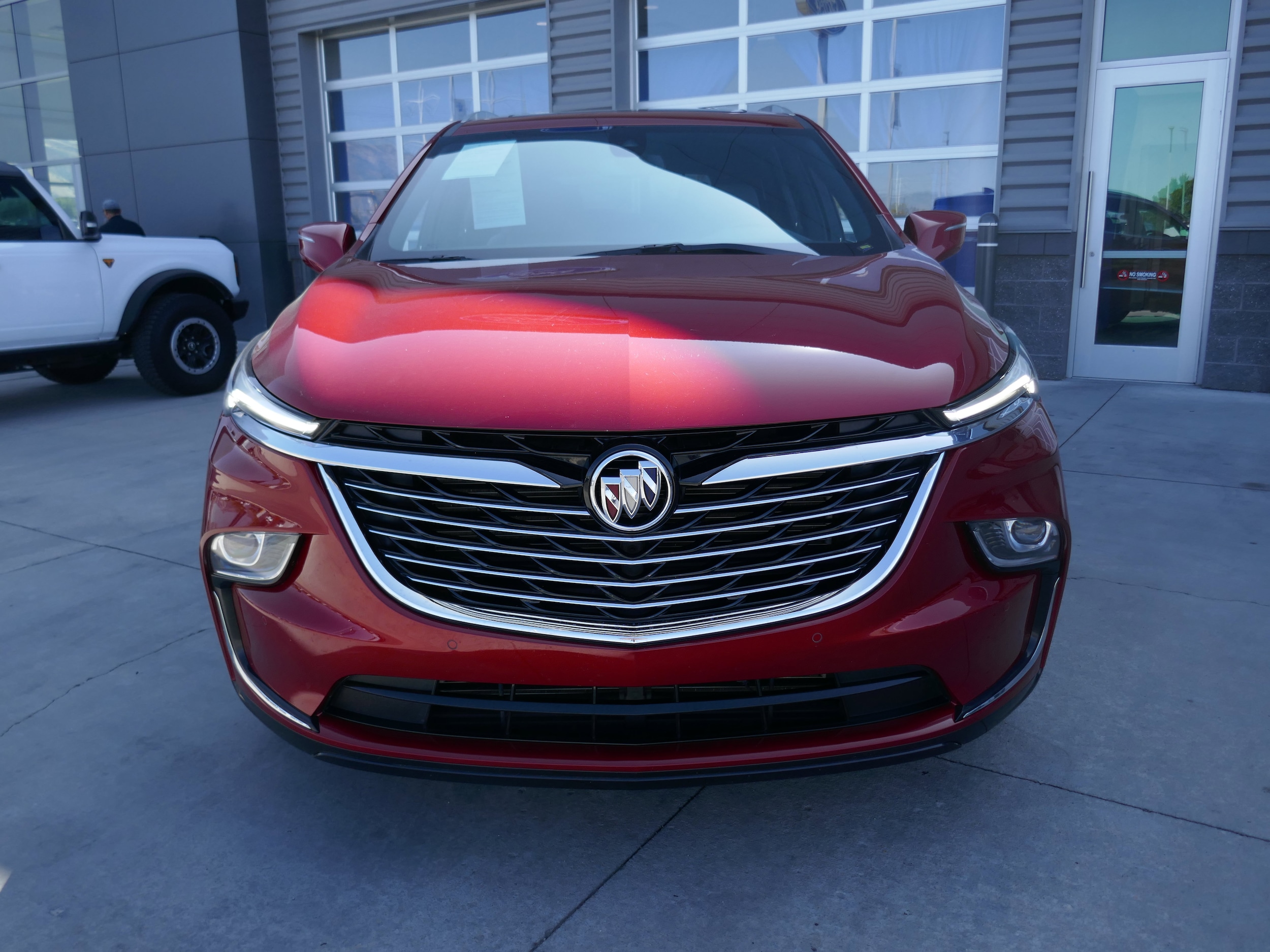 2023 Buick Enclave Essence photo 2