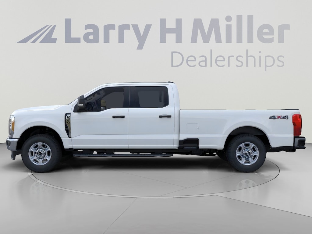 New 2026 Ford Super Duty F-350 SRW XLT 4WD Crew Cab 8' Box V8 Engine