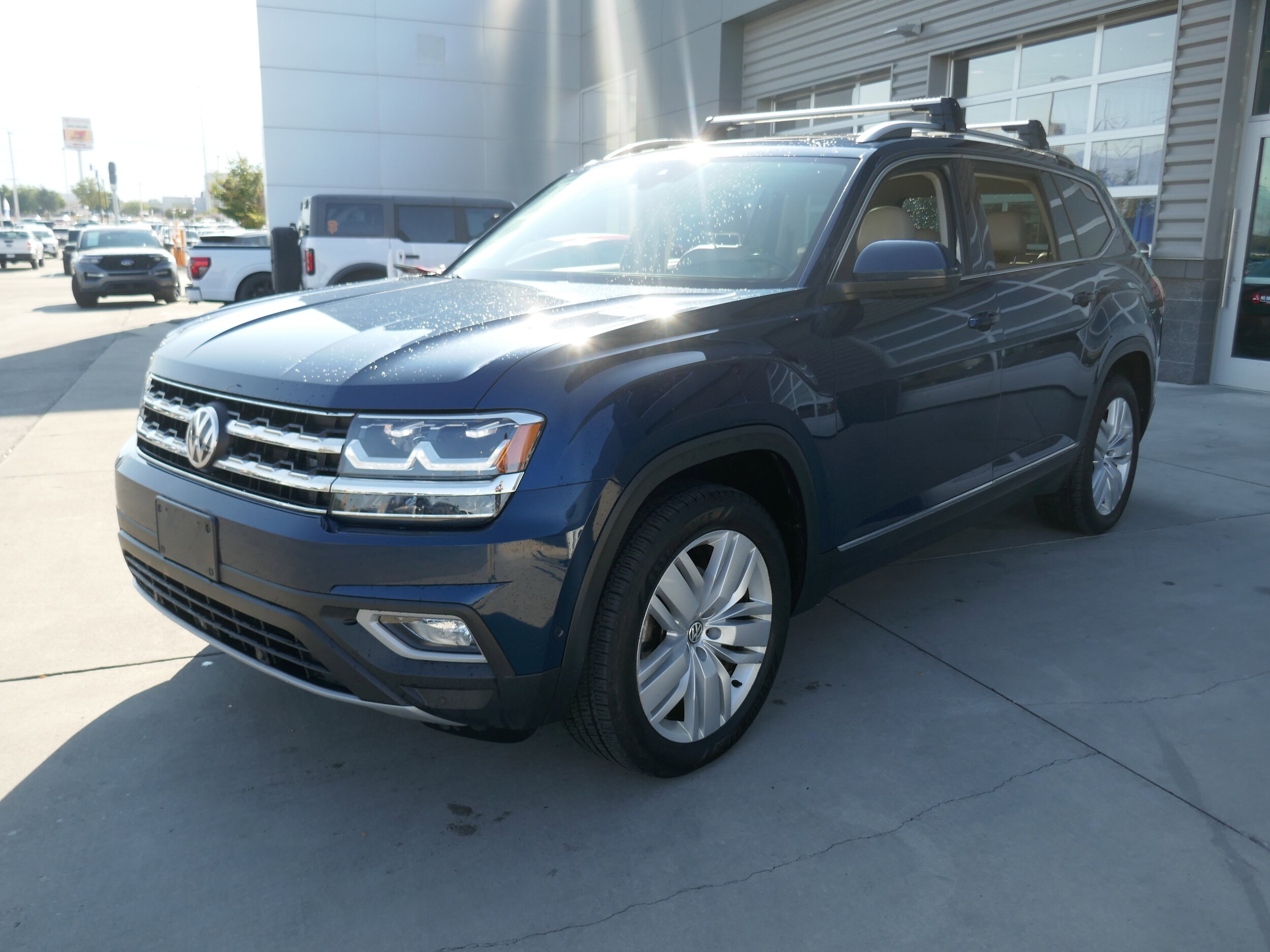 2018 Volkswagen Atlas V6 SEL Premium photo 3