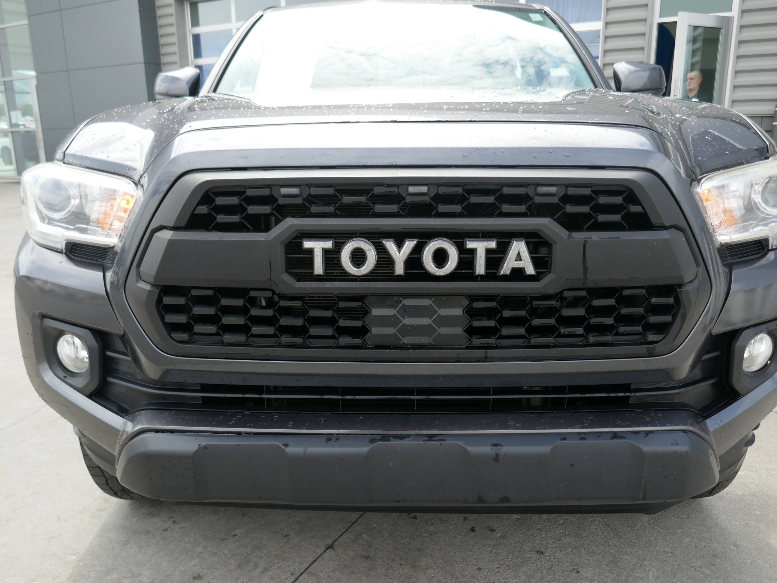 2018 Toyota Tacoma SR5 photo 3