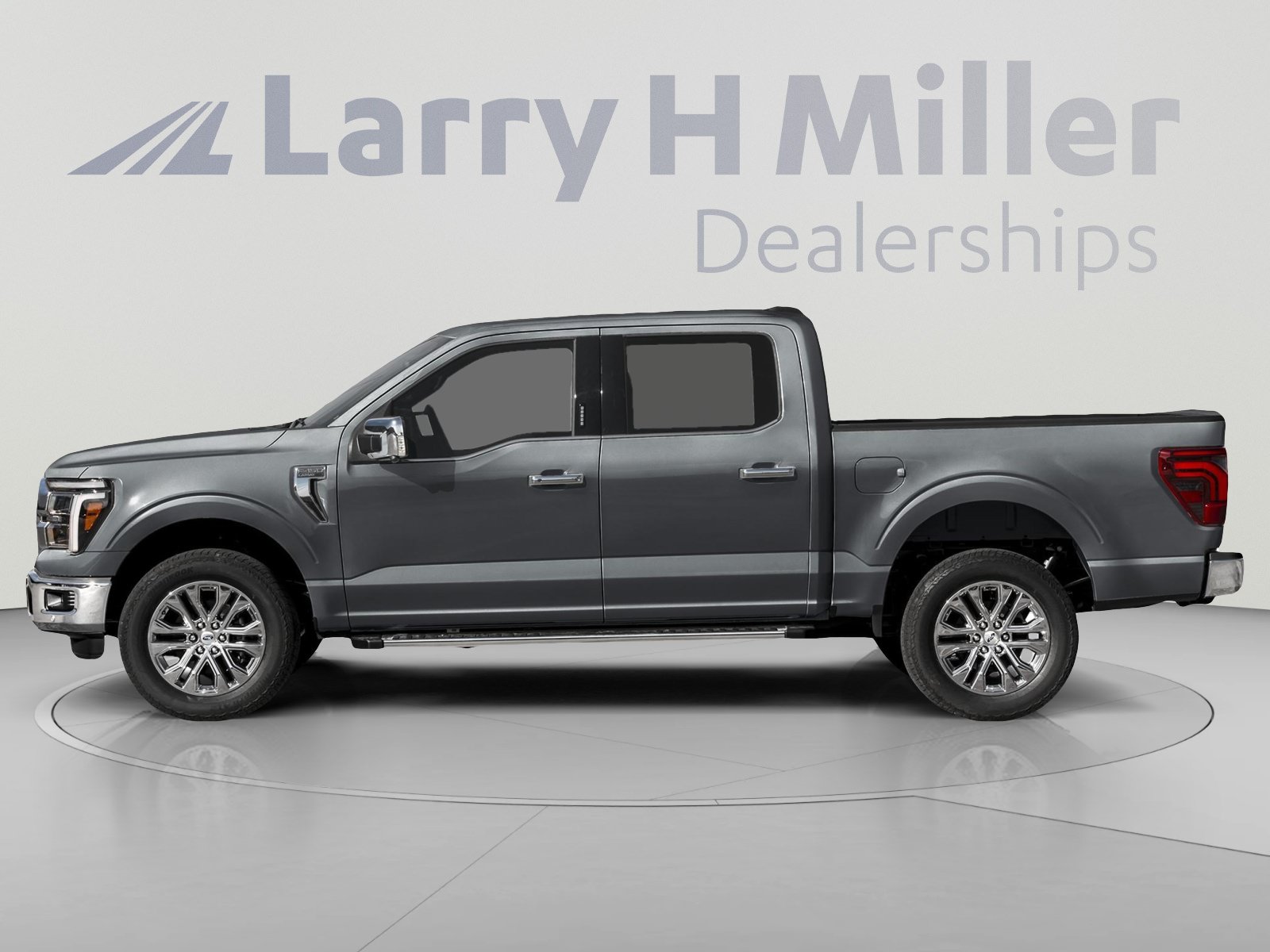 New 2026 Ford F-150 LARIAT 4WD SuperCrew 5-1/2' Box V6 Engine
