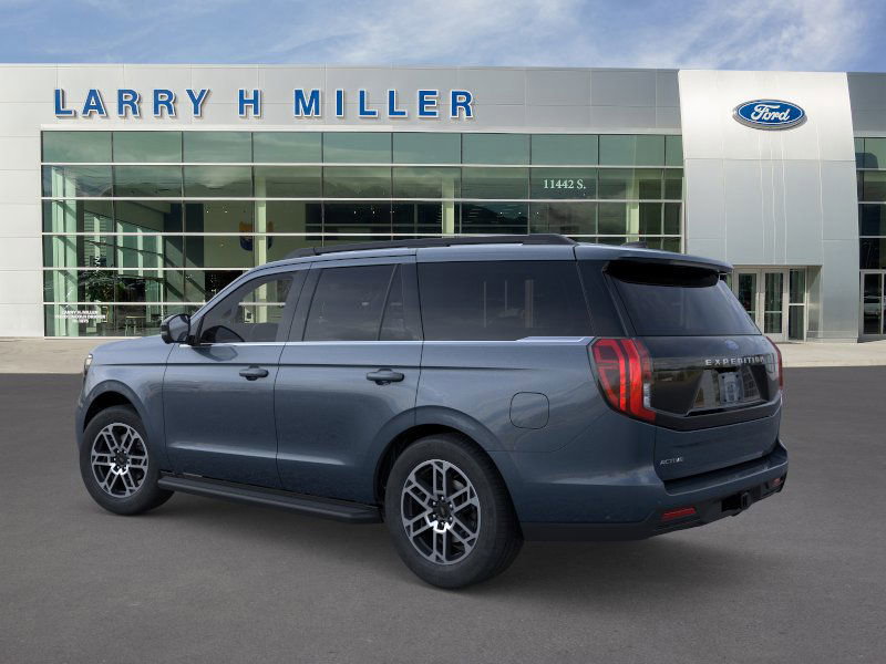 2025 Ford Expedition photo 4
