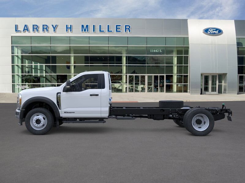 2025 Ford F-550 XL photo 3