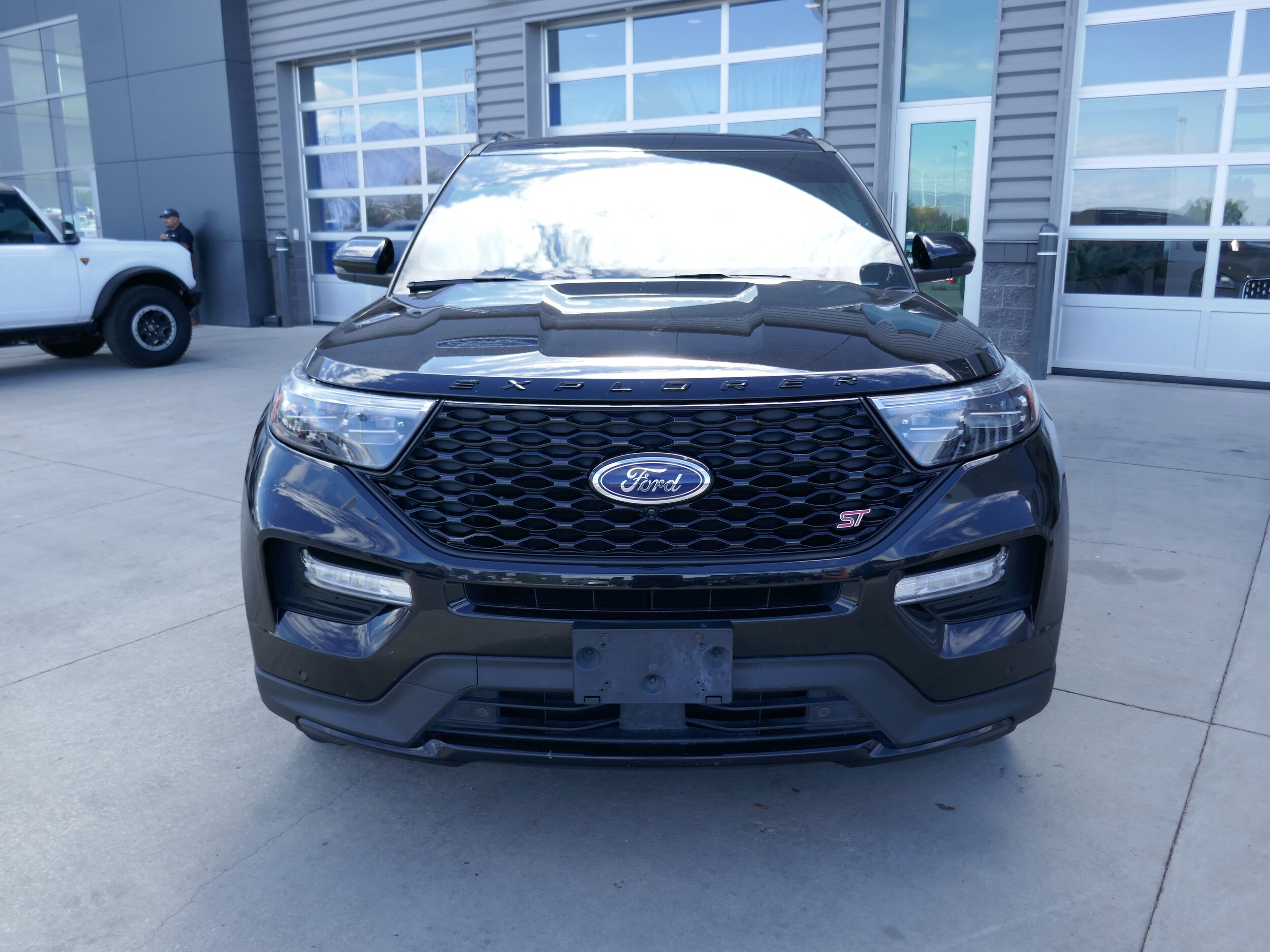 2020 Ford Explorer ST photo 2