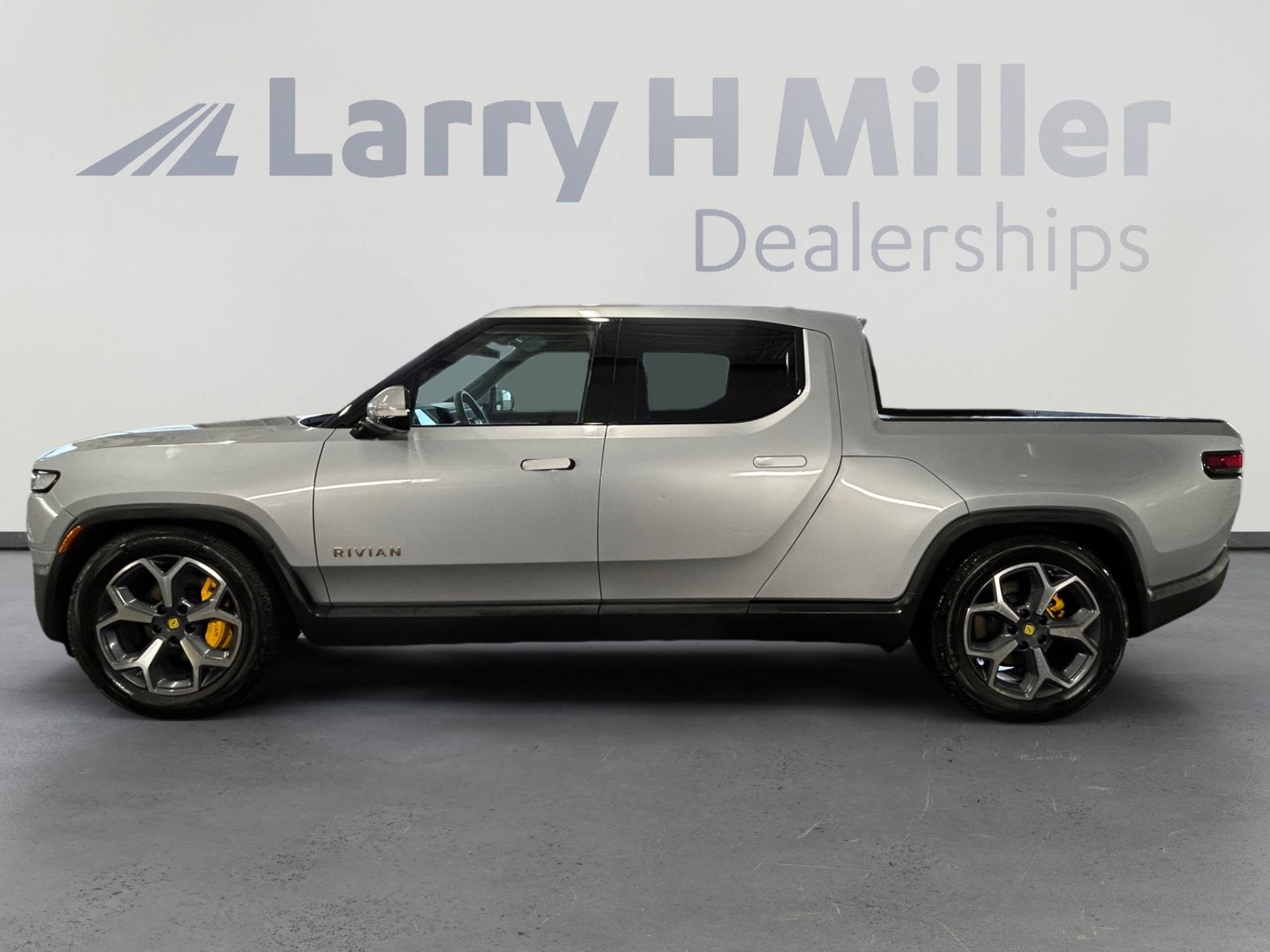 Used 2023 Rivian R1T Adventure with VIN 7FCTGAAA5PN023223 for sale in Draper, UT
