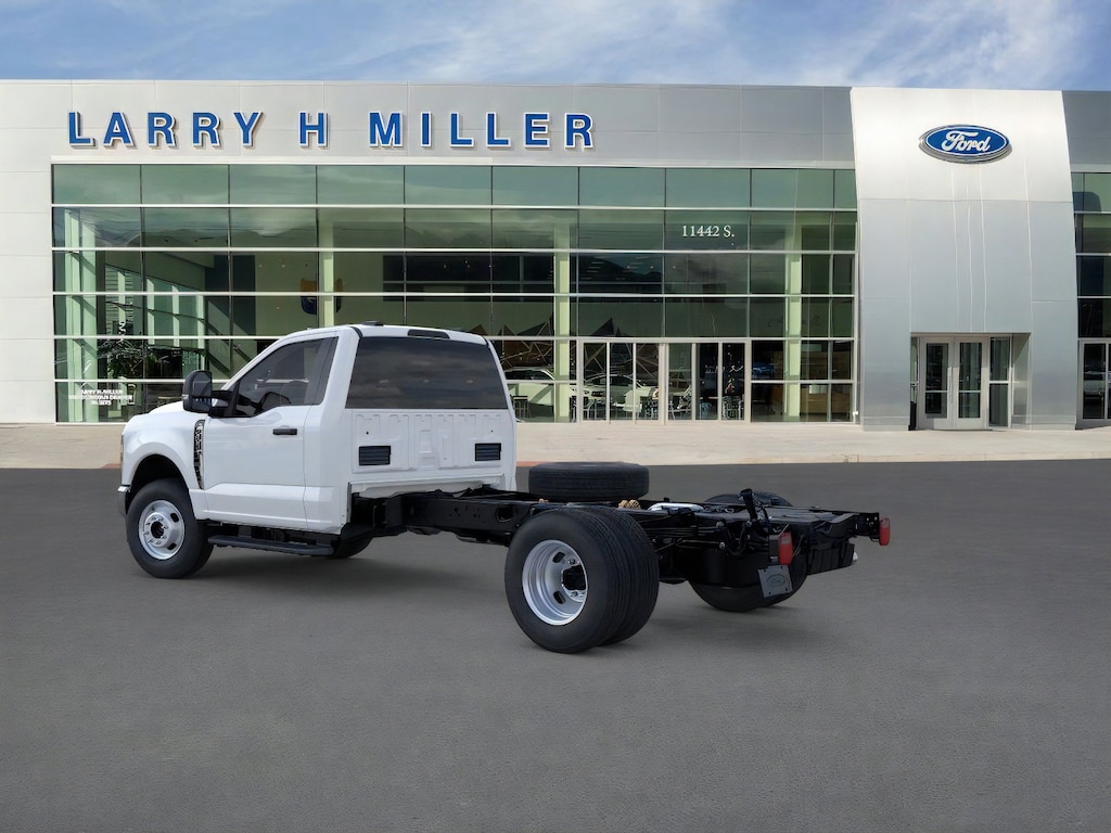 New 2025 Ford Super Duty F-350 DRW XL 4X4 CHASSIS CAB DRW/169 V8 Engine