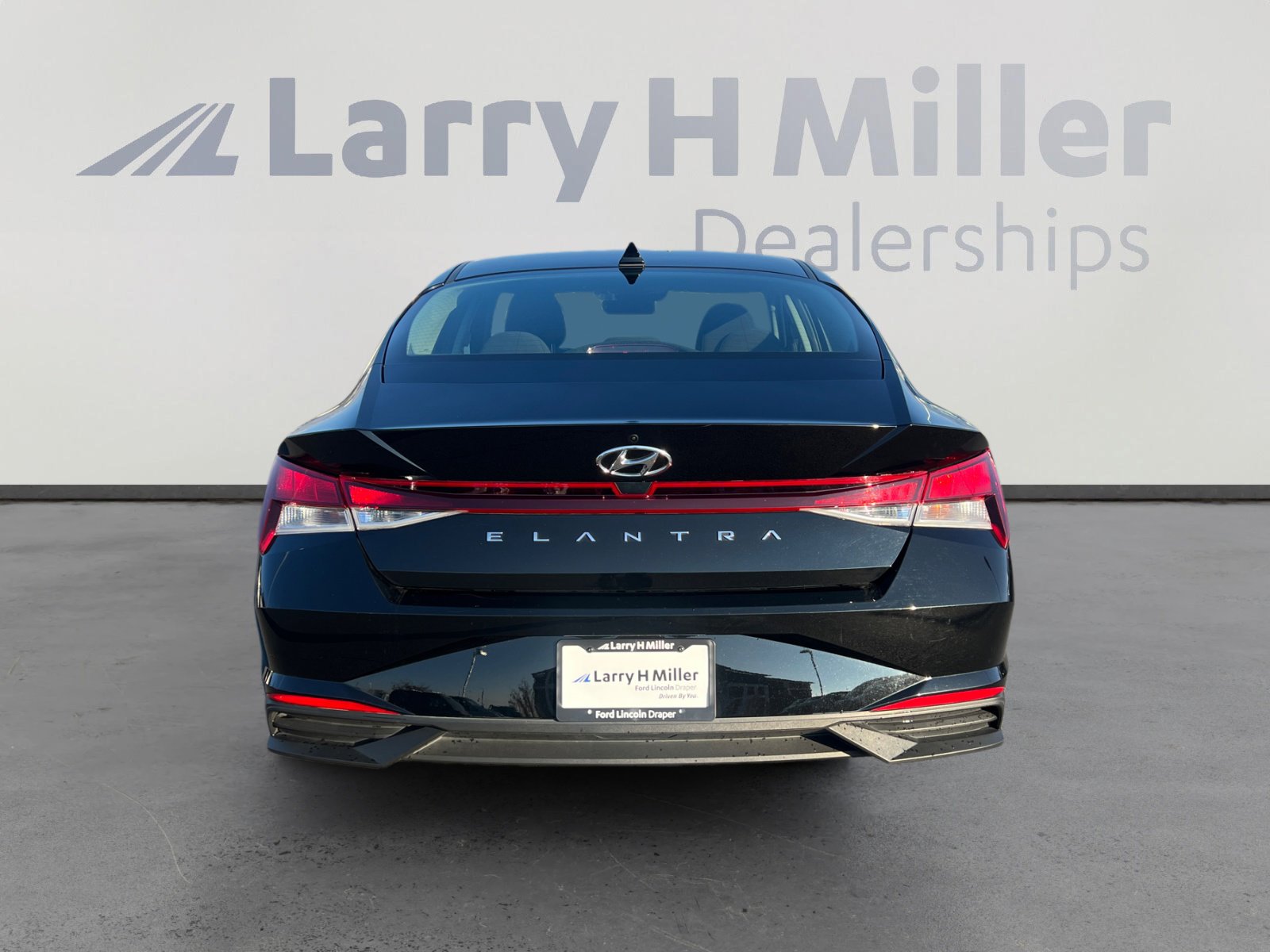 2022 Hyundai Elantra SE photo 4