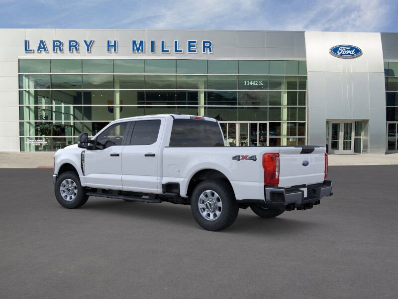 2025 Ford F-350 XLT photo 4