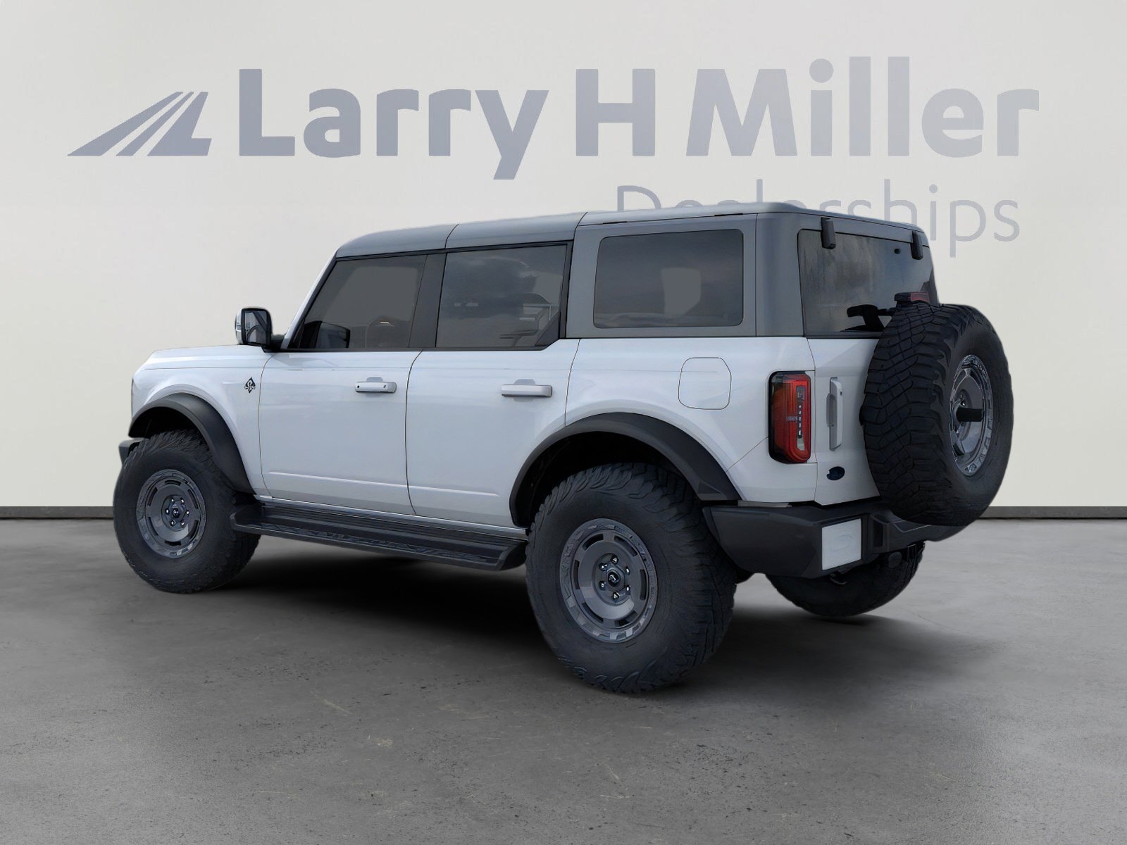 2025 Ford Bronco Outer Banks photo 3