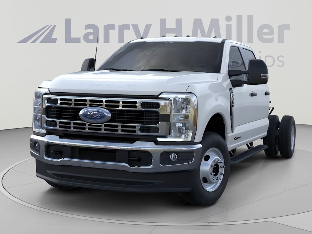 New 2026 Ford Super Duty F-350 DRW XL 4WD Crew Cab 179" WB 60" CA V8 Engine