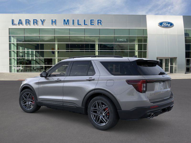 2025 Ford Explorer ST photo 2