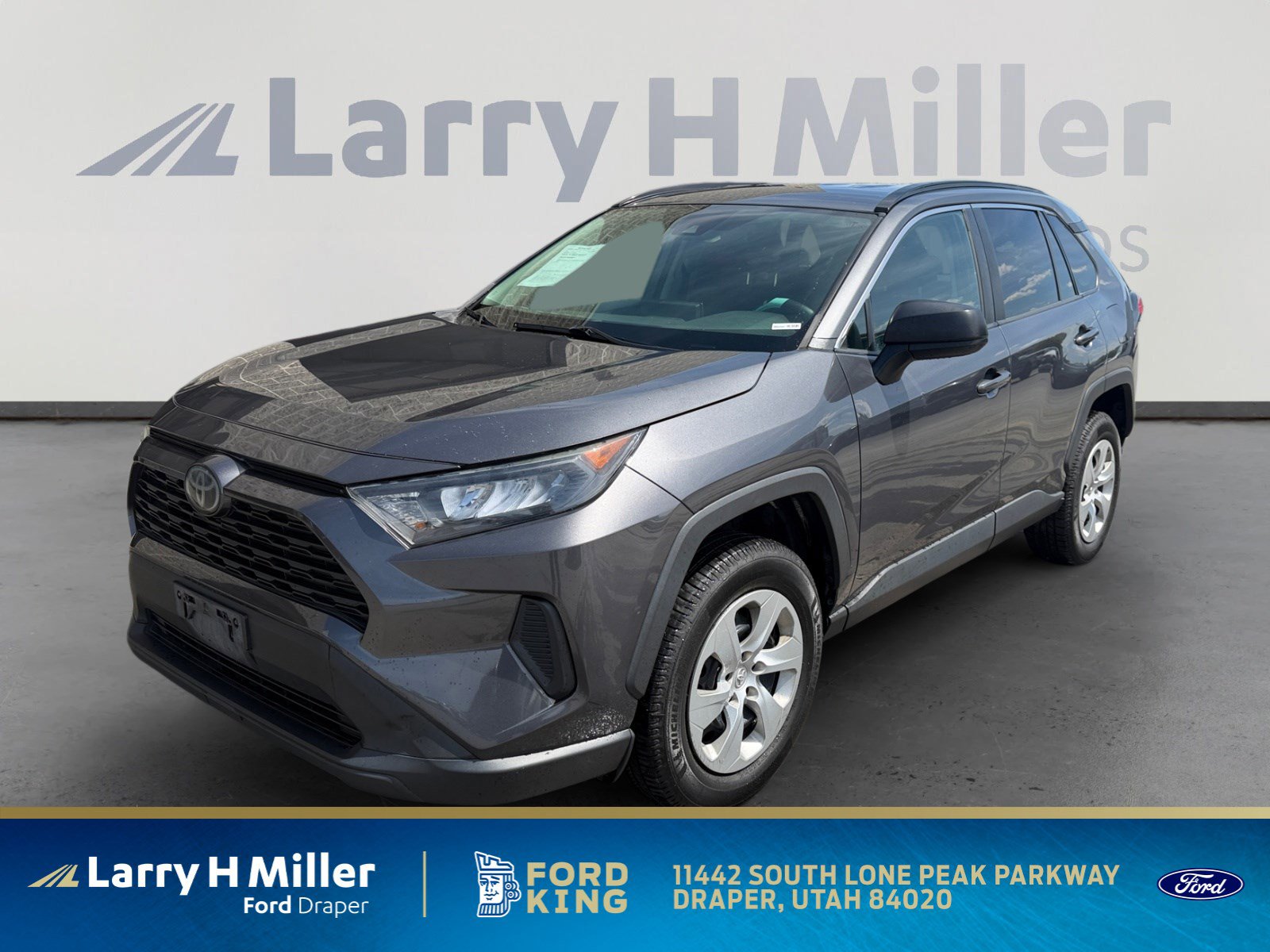 2019 Toyota RAV4 LE AWD's photo