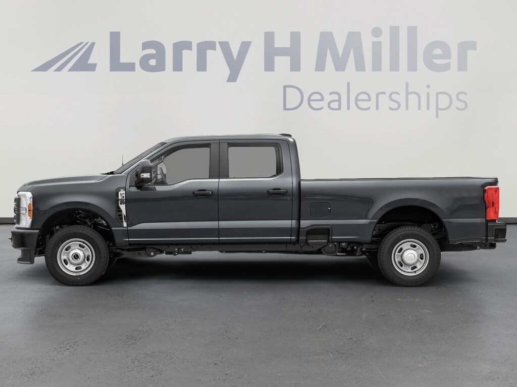 New 2026 Ford Super Duty F-350 SRW XL 4WD Crew Cab 8' Box V8 Engine