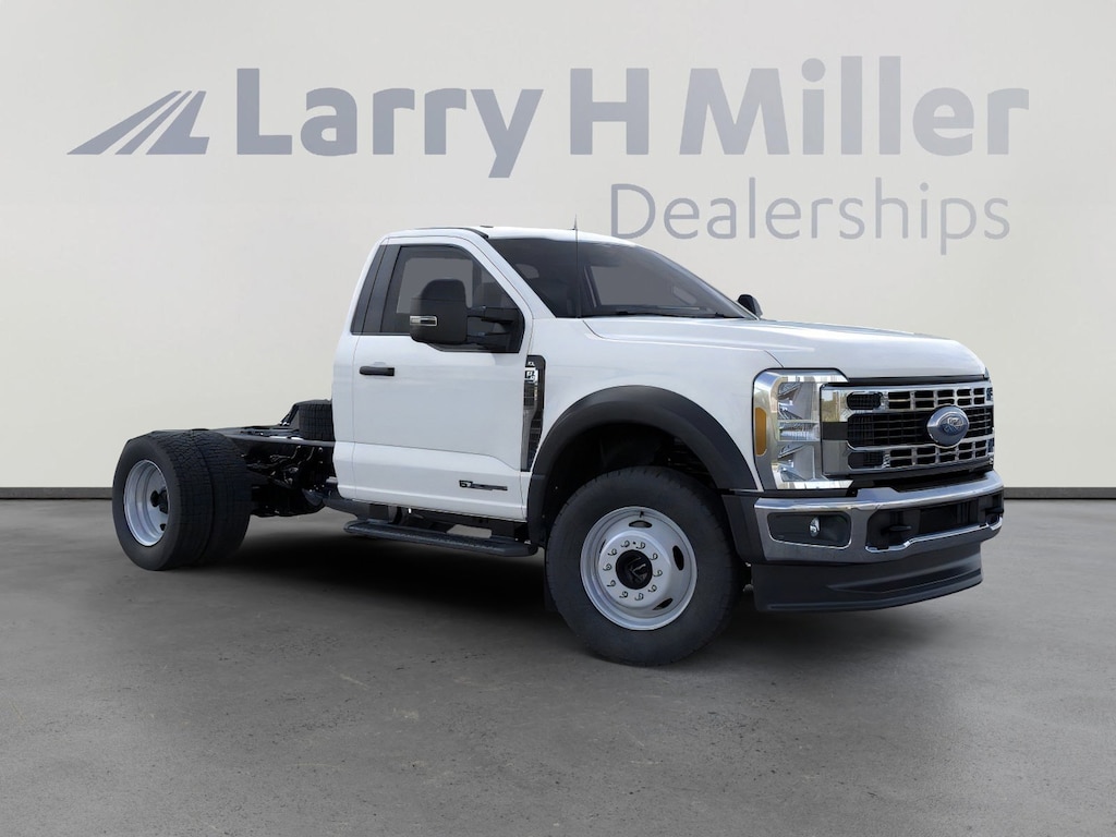 New 2026 Ford Super Duty F-550 DRW XL 4X4 CREW CHAS CAB DRW/179 V8 Engine