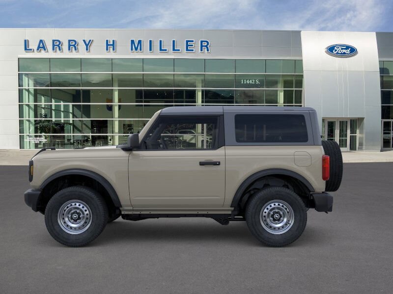 2025 Ford Bronco Base photo 3