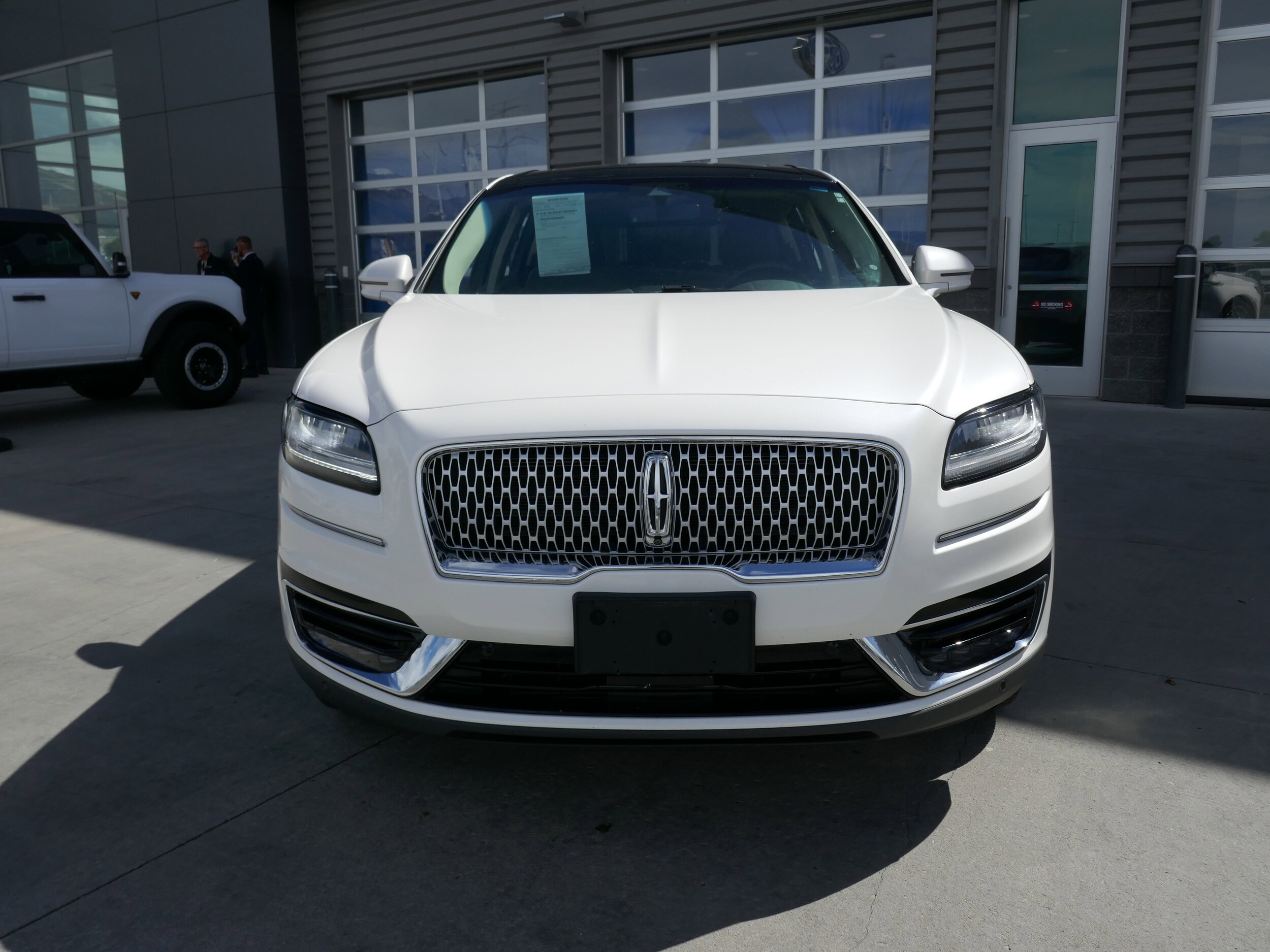 2019 Lincoln Nautilus Reserve photo 2