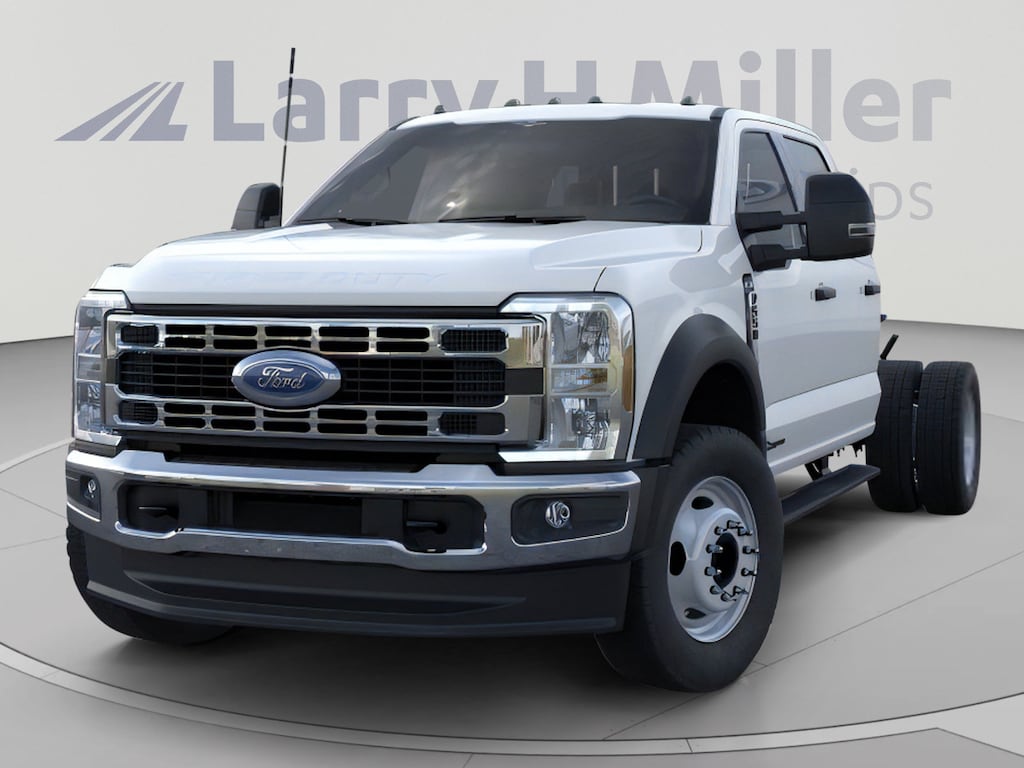 New 2026 Ford Super Duty F-550 DRW XL 4X4 CREW CHAS CAB DRW/179 V8 Engine
