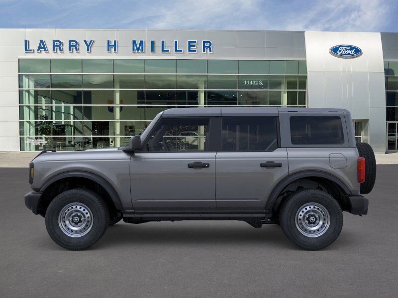 2025 Ford Bronco Base photo 3
