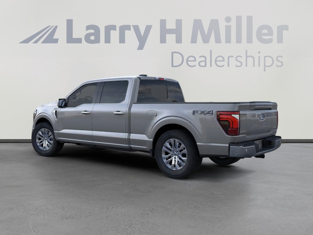 New 2025 Ford F-150 LARIAT 4WD SuperCrew 5-1/2' Box V6 Engine