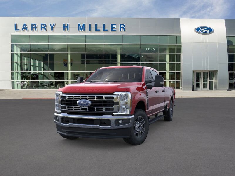 2025 Ford F-350 XLT photo 2